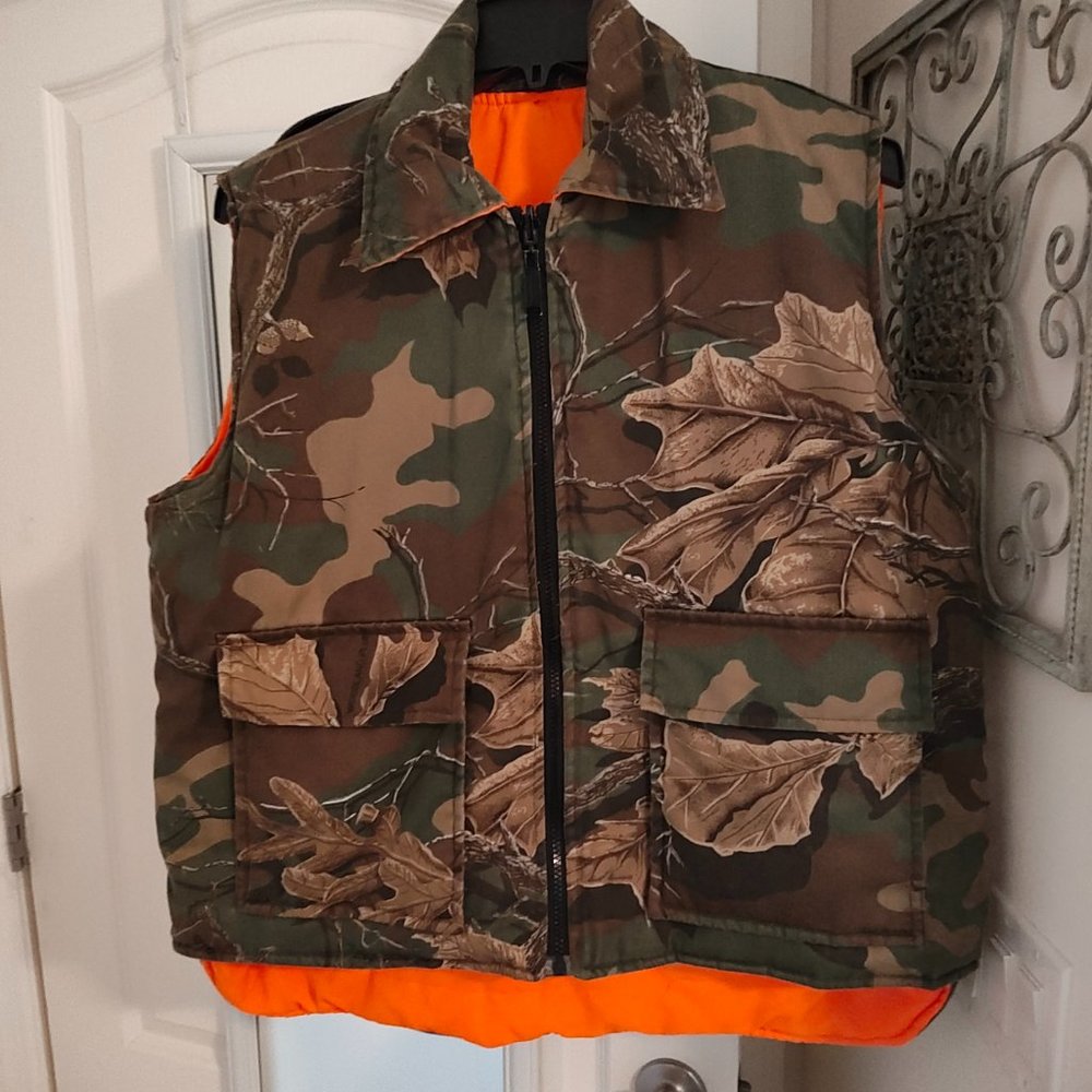 men's Northwest Territory camo puffer hunting vest reversible size Large